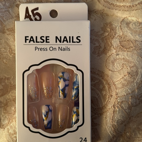 Press on nails - Picture 6 of 17